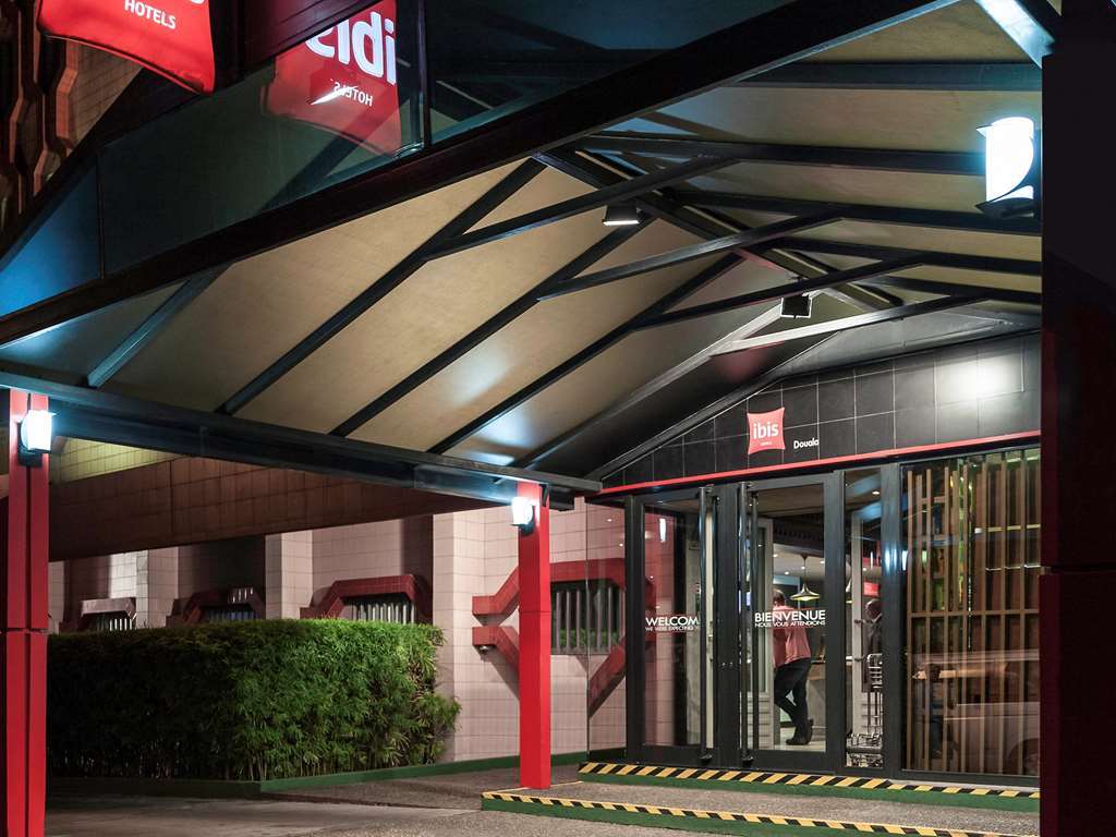 Ibis Douala Hotel Exterior foto
