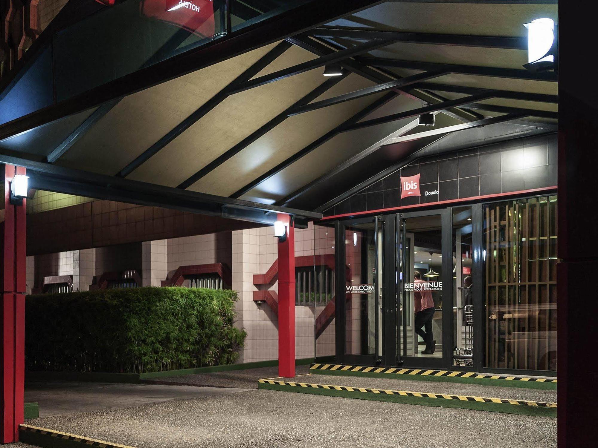 Ibis Douala Hotel Exterior foto