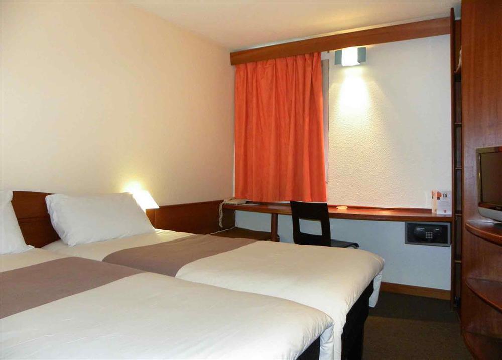 Ibis Douala Hotel Quarto foto